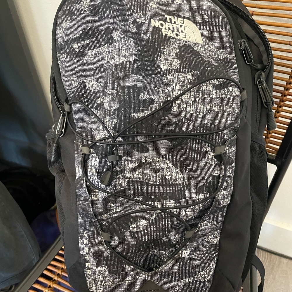 The north face backpack - Picture 8 of 8